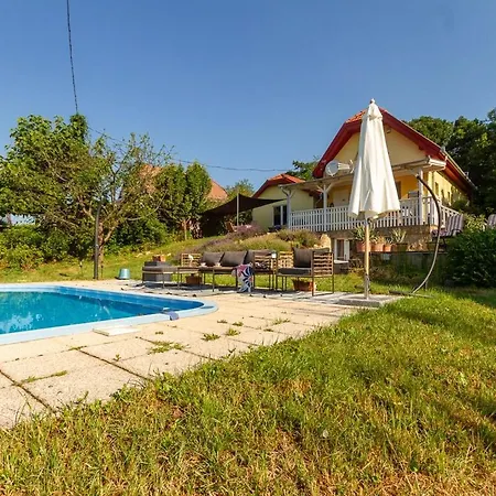 2br Lavender Hideaway House By Nw * Cserszegtomaj