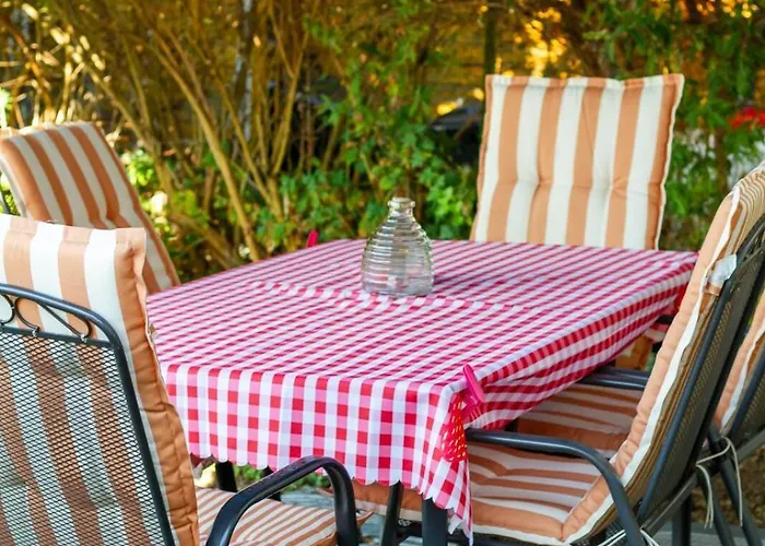 2br Lavender Hideaway House By Nw דירה צ'רסגטומאי